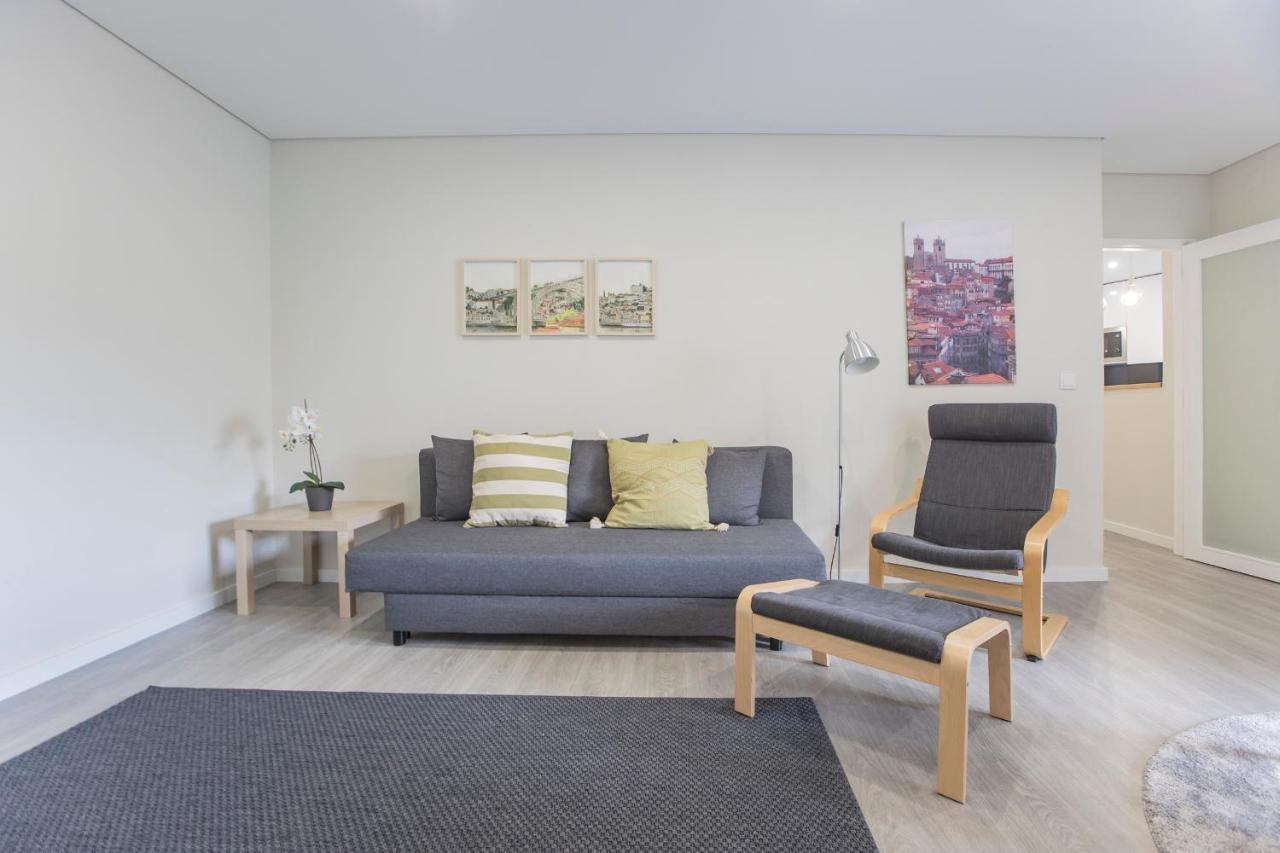 2Br Flat W/ Ac & Great Views By Lovelystay Вила Нова ди Гая Екстериор снимка