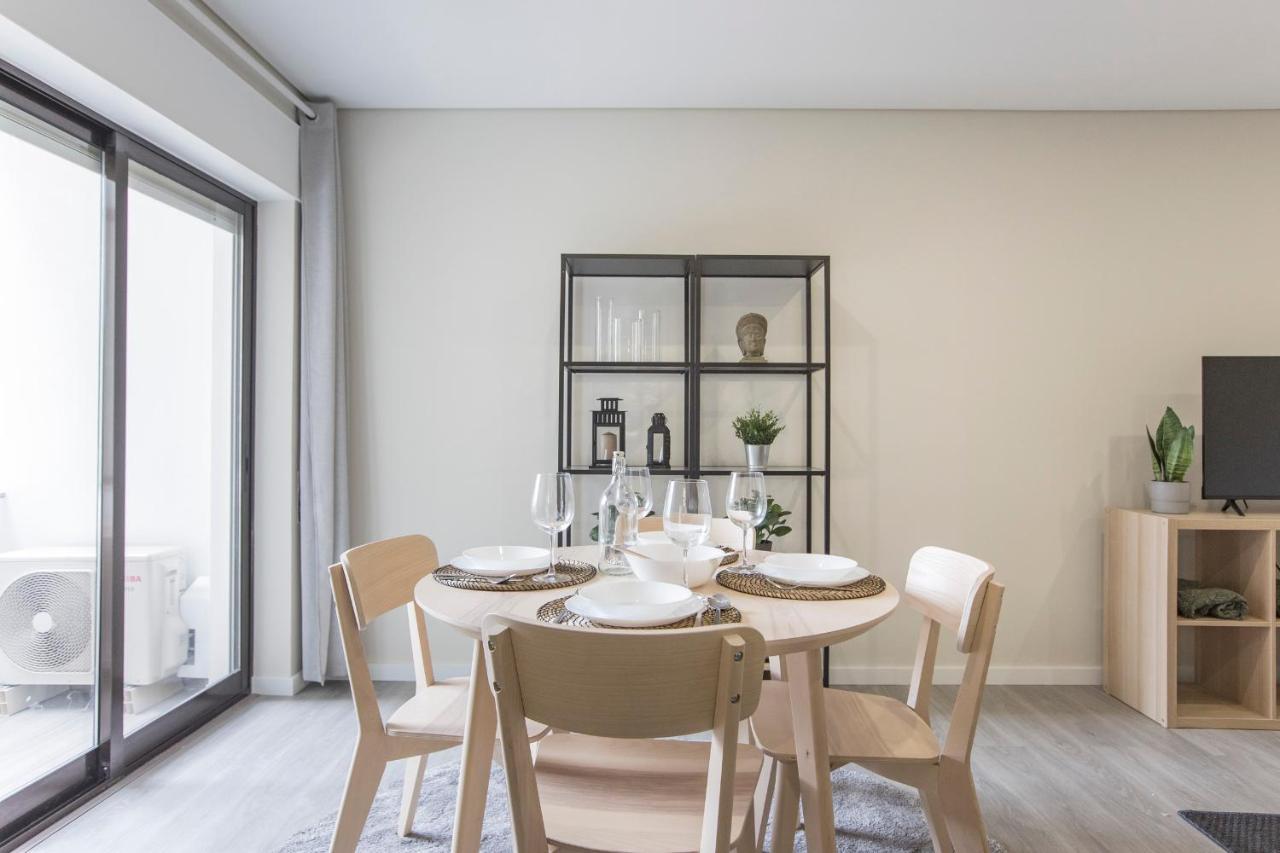 2Br Flat W/ Ac & Great Views By Lovelystay Вила Нова ди Гая Екстериор снимка